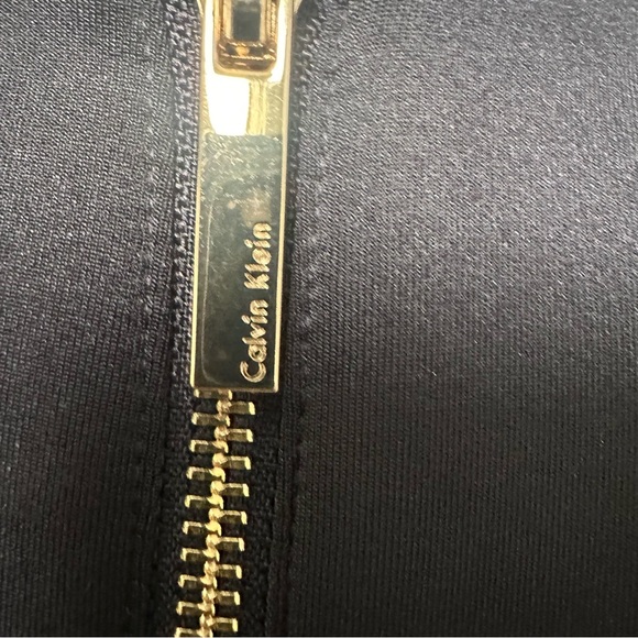 Calvin Klein Black Sheath Dress Size 4 Stretch Sleeveless Gold Back Zip - Picture 3 of 5